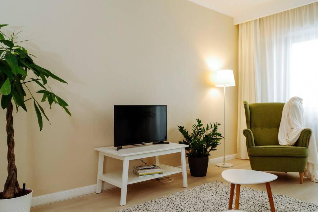 Elegant Vibes Apartment Next To Obor Market Bucharest Exterior photo
