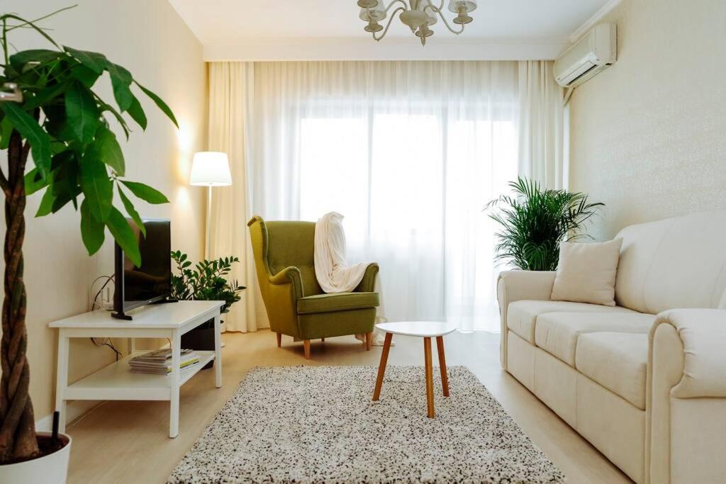 Elegant Vibes Apartment Next To Obor Market Bucharest Exterior photo